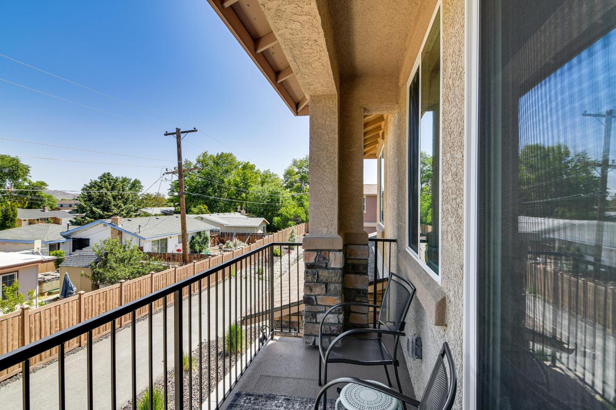 Central Carson City Townhome, 1 Mi To Downtown! Eksteriør billede